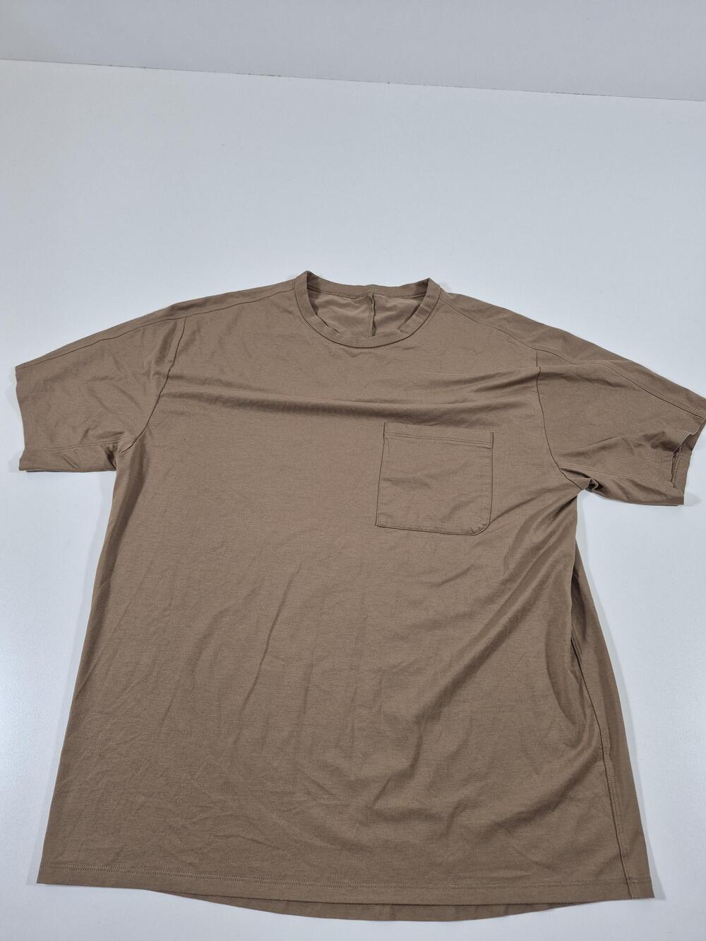 lululemon Men's M Beige Pocket Short Sleeve Crewneck Performance Tee